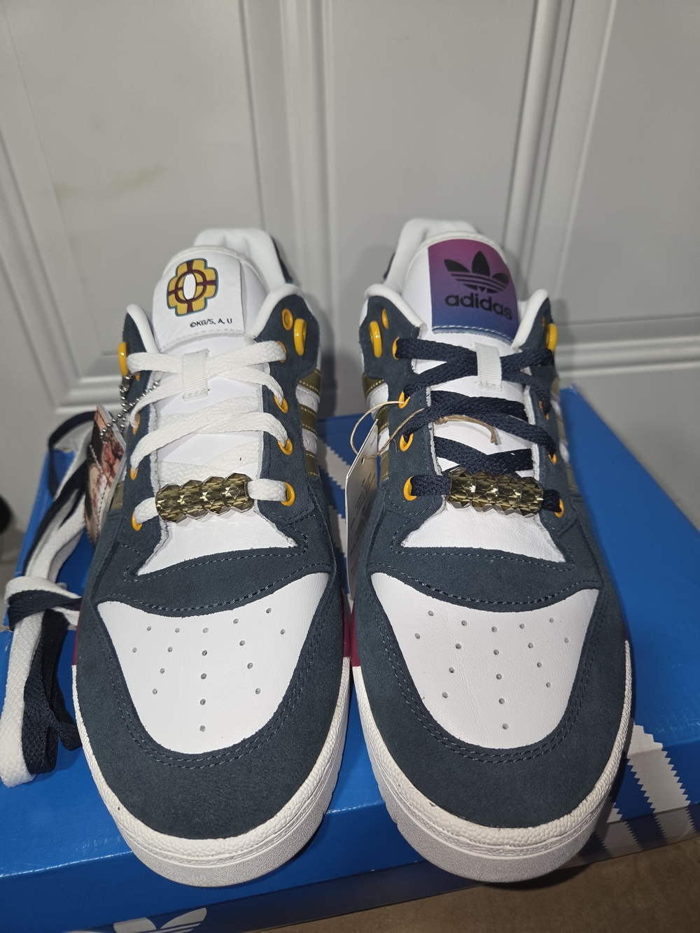 MENS 9.5 ADIDAS RIVALRY LOW DEMON SLAYER TENGEN Anime Shoes Leather 2024 Rare - Picture 3 of 13